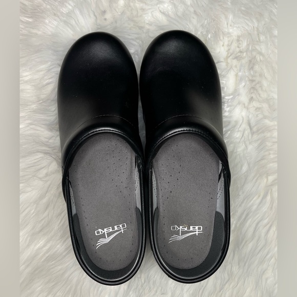 Dansko Professional Black Leather Clog - Picture 11 of 13